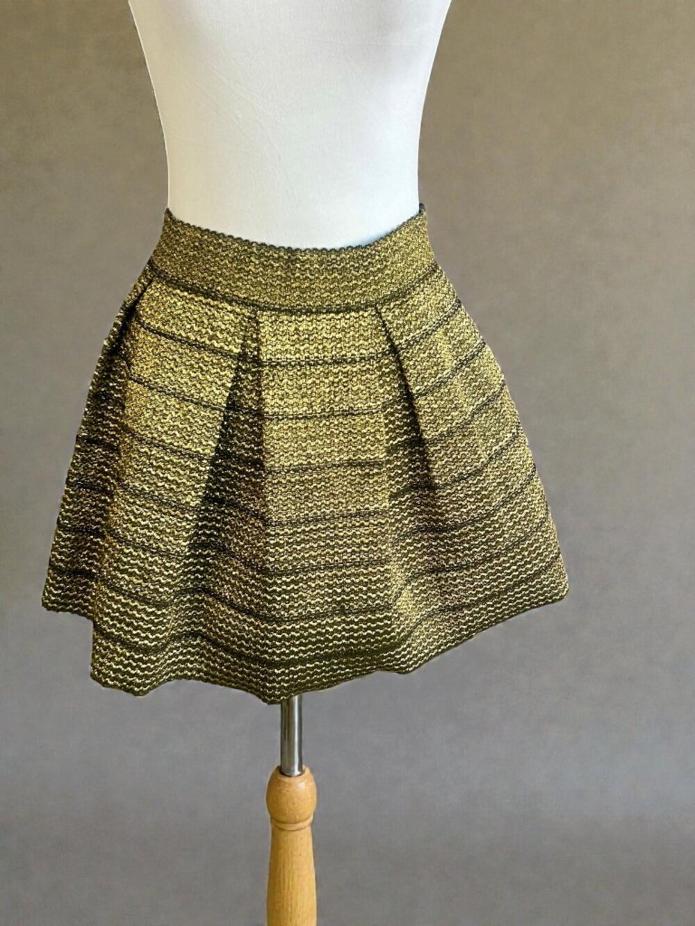 Ginger G Black and Gold Bandage Flare Mini Skirt Size Large